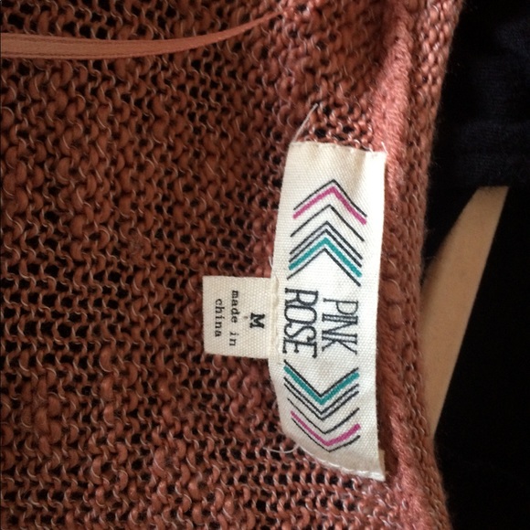 Slouchy casual rose-colored sweater! - Picture 4 of 4